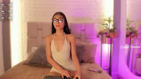 Snapshot of gigi_rosee chatting on 08-01-26, 01:10 gigi_rosee online show from 08-01-26, 01:10