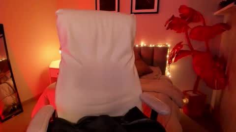 GIGI online show from 02-13-26, 05:36