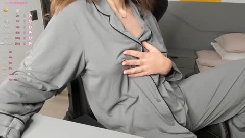 gigihadd online show from 12-27-24, 08:28