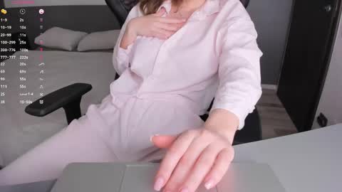 Snapshot of gigihadd chatting on 04-25-26, 01:14 gigihadd online show from 04-25-26, 01:14
