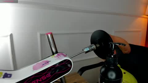 Snapshot of gigiidoll chatting on 05-21-26, 11:17 Gigi Doll online show from 05-21-26, 11:17