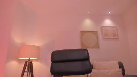 Snapshot of gigilee_ chatting on 12-06-24, 06:04 GIGI online show from 12-06-24, 06:04