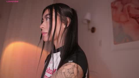 Snapshot of gigilee_ chatting on 10-05-25, 08:18 GIGI online show from 10-05-25, 08:18