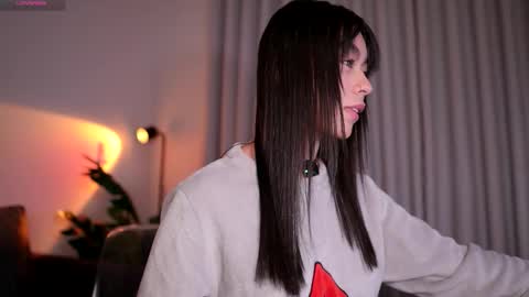 Snapshot of gigilee_ chatting on 12-04-25, 06:12 GIGI online show from 12-04-25, 06:12