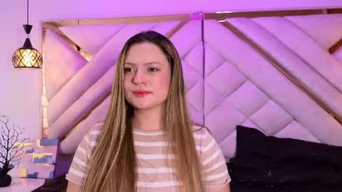 Giigii Hadid  online show from 04-10-26, 05:50