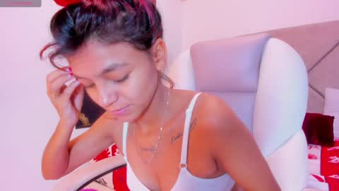 Snapshot of gimenalara chatting on 01-15-25, 07:23 Gimena online show from 01-15-25, 07:23