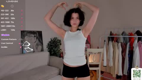 Mia online show from 11-07-25, 08:14