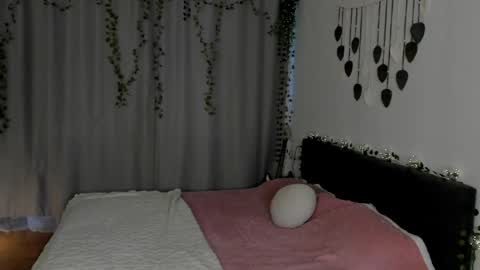 Gin online show from 05-14-26, 06:42