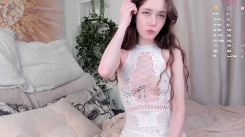 Snapshot of gina_vicious chatting on 01-27-25, 11:33 Gina online show from 01-27-25, 11:33