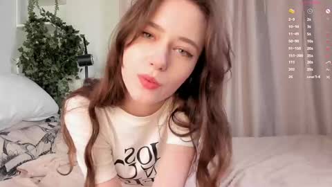 Snapshot of gina_vicious chatting on 02-27-25, 08:20 Gina online show from 02-27-25, 08:20