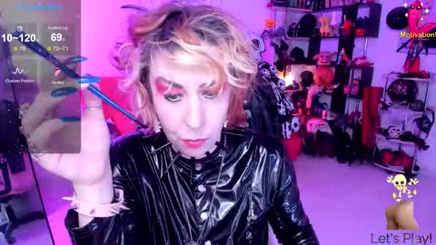 Snapshot of ginamiracle chatting on 10-25-25, 08:36 Gina Moor online show from 10-25-25, 08:36