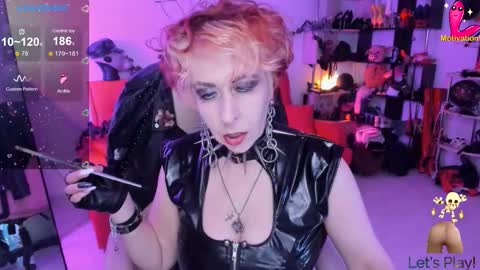 Snapshot of ginamiracle chatting on 11-07-25, 12:54 Gina Moor online show from 11-07-25, 12:54