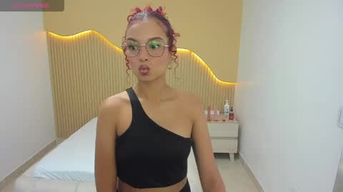 Snapshot of ginamorelo chatting on 05-26-26, 08:05 G I A N A online show from 05-26-26, 08:05
