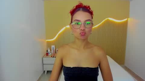Snapshot of ginamorelo chatting on 06-10-26, 01:21 G I A N A online show from 06-10-26, 01:21