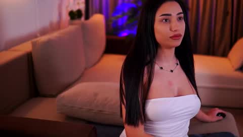 Snapshot of ginavalentinna chatting on 03-01-25, 10:53 Gina online show from 03-01-25, 10:53