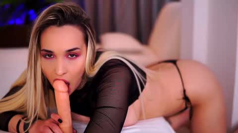 Snapshot of ginavalentinna chatting on 03-03-25, 10:38 Gina online show from 03-03-25, 10:38