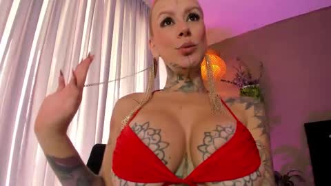 Snapshot of ginebraafxx chatting on 09-23-25, 02:20 Ginebra online show from 09-23-25, 02:20