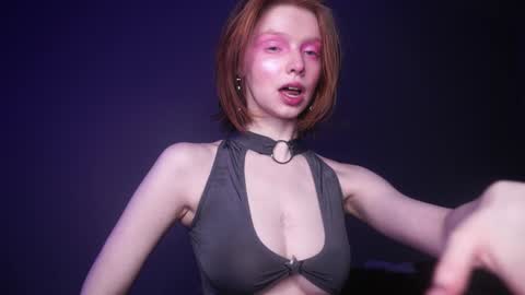        im expecting 350 thumbs up on my altar   online show from 02-08-25, 10:08