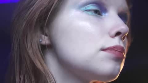        im expecting 350 thumbs up on my altar   online show from 11-18-25, 10:14