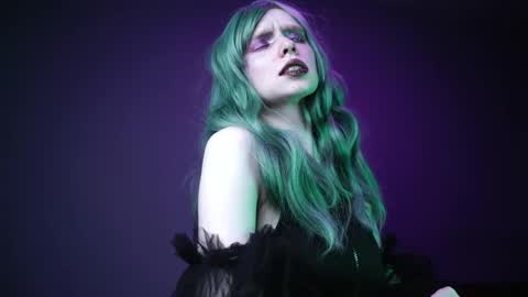        im expecting 350 thumbs up on my altar   online show from 03-27-26, 10:09