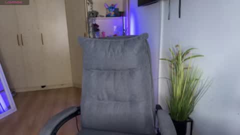 Snapshot of ginger_lure chatting on 07-17-26, 07:37 Valery online show from 07-17-26, 07:37