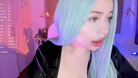 Kendall online show from 12-12-24, 12:55