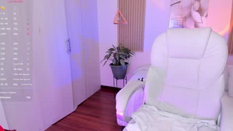 Snapshot of ginnywett chatting on 03-07-25, 09:59 Kendall online show from 03-07-25, 09:59