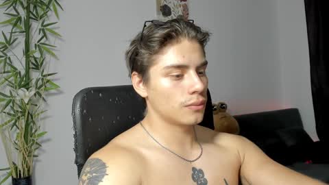 Snapshot of gio_russo chatting on 01-11-25, 05:31 GioRusso online show from 01-11-25, 05:31