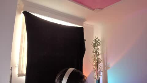 Snapshot of gio_russo chatting on 05-01-26, 06:23 GioRusso online show from 05-01-26, 06:23