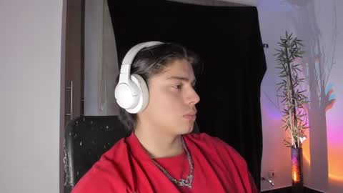 Snapshot of gio_russo chatting on 05-19-26, 01:33 GioRusso online show from 05-19-26, 01:33