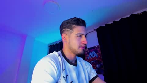 GIOMAR REYES online show from 01-07-25, 08:24