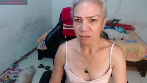 Snapshot of giorgia_xue53 chatting on 12-20-24, 06:29 Mary online show from 12-20-24, 06:29