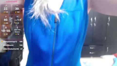 Snapshot of giorgia_xue53 chatting on 10-03-25, 05:59 Mary online show from 10-03-25, 05:59