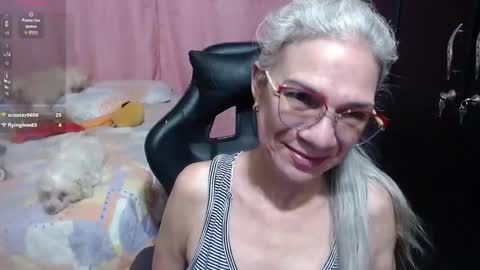 Snapshot of giorgia_xue53 chatting on 02-05-26, 04:39 Mary online show from 02-05-26, 04:39