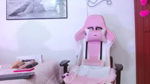 giorgina_montiere online show from 12-22-25, 10:29