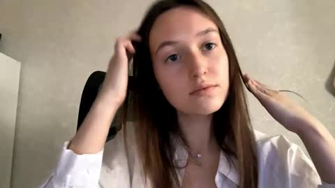 Melisa online show from 04-17-26, 01:19
