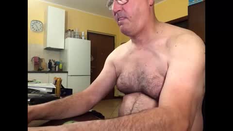giovanni_1964 online show from 05-17-26, 02:53