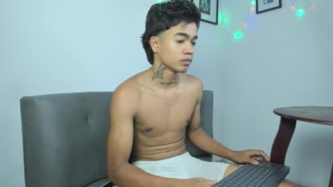 Snapshot of giraldo_giraldo chatting on 09-22-25, 09:00 Giraldo online show from 09-22-25, 09:00