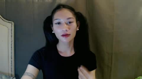 Snapshot of girl4uvanessaxxx chatting on 06-25-26, 06:29 Vanessa online show from 06-25-26, 06:29