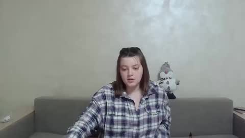 Snapshot of girl_leya chatting on 12-18-24, 02:21 girl_leya online show from 12-18-24, 02:21