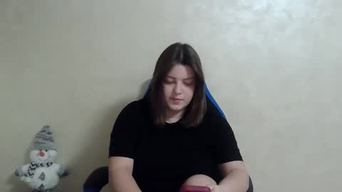 Snapshot of girl_leya chatting on 12-27-24, 11:10 girl_leya online show from 12-27-24, 11:10