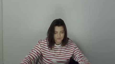 Snapshot of girl_leya chatting on 10-04-25, 07:56 girl_leya online show from 10-04-25, 07:56