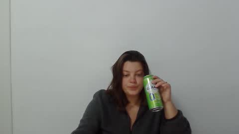 Snapshot of girl_leya chatting on 10-05-25, 07:01 girl_leya online show from 10-05-25, 07:01