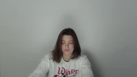 Snapshot of girl_leya chatting on 10-08-25, 07:22 girl_leya online show from 10-08-25, 07:22