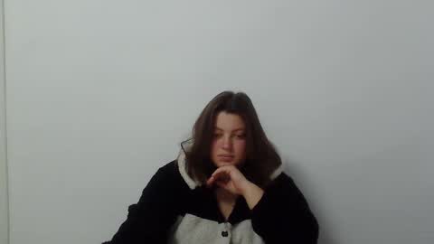 Snapshot of girl_leya chatting on 10-09-25, 08:51 girl_leya online show from 10-09-25, 08:51