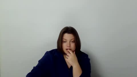 Snapshot of girl_leya chatting on 11-18-25, 08:13 girl_leya online show from 11-18-25, 08:13