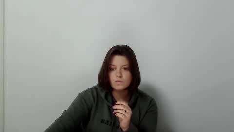 Snapshot of girl_leya chatting on 11-21-25, 08:18 girl_leya online show from 11-21-25, 08:18