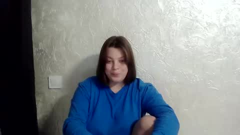 Snapshot of girl_leya chatting on 12-15-25, 09:08 girl_leya online show from 12-15-25, 09:08