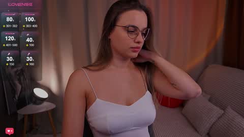 Snapshot of girl_peach_ chatting on 02-04-25, 07:22 Kate online show from 02-04-25, 07:22