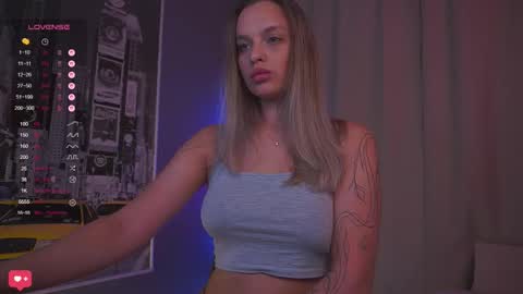 Snapshot of girl_peach_ chatting on 09-23-25, 06:11 Kate online show from 09-23-25, 06:11